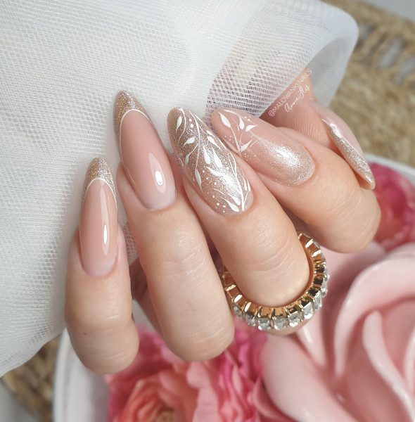 Paznokcie French złoty listki wedding nails