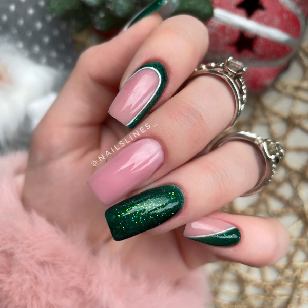 CHRISTMAS NAILS