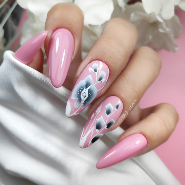 Storczyk 🤩 Delikatne różowe paznokcie