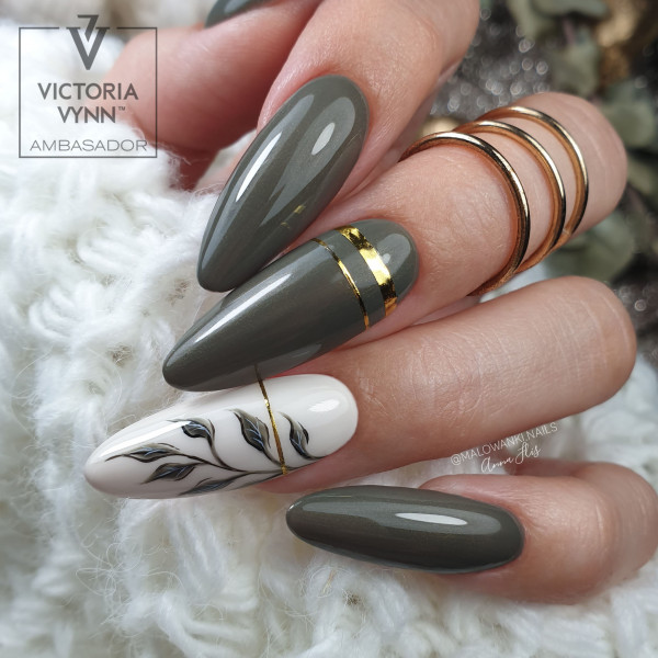 Khaki nails zielone paznokcie