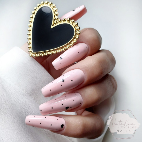 Paznokcie Walentynkowe manicure
