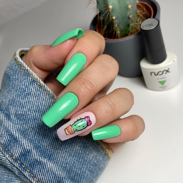 Green nails