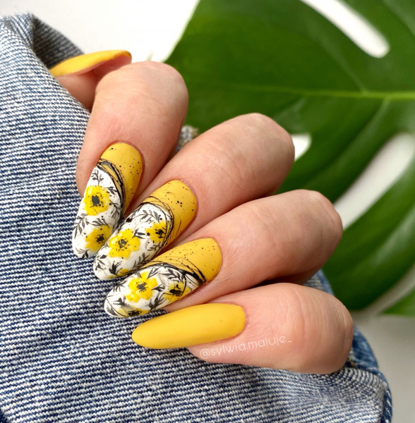 Paznokcie Żółte kwiaty